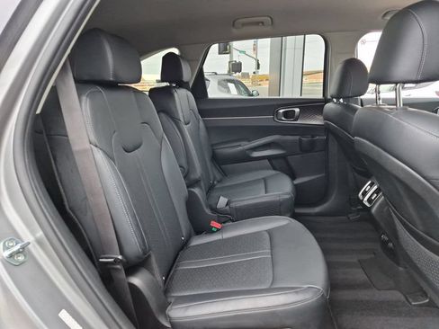 Used 2021 Kia Sorento S FWD image 27