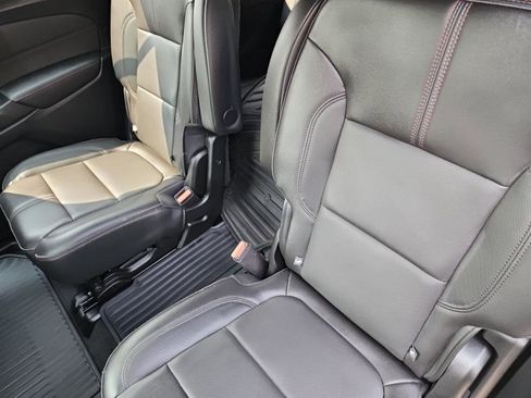 Used 2022 Chevrolet Traverse RS w/ LPO, Floor Liner Package AWD/4WD image 33