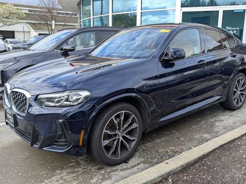 Used 2022 BMW X4 xDrive30i w/ M Sport Package 2 image 4