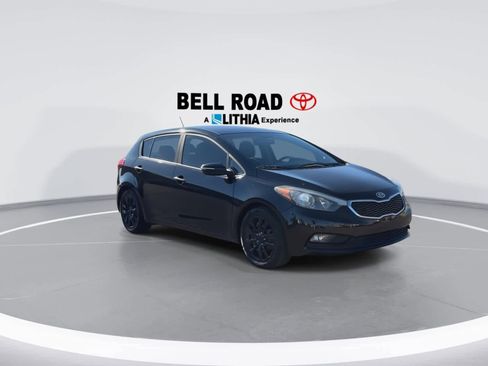 Used 2016 Kia Forte LX image 2