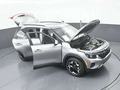 Used 2025 Kia Seltos EX w/ EX Sunroof Package image 67