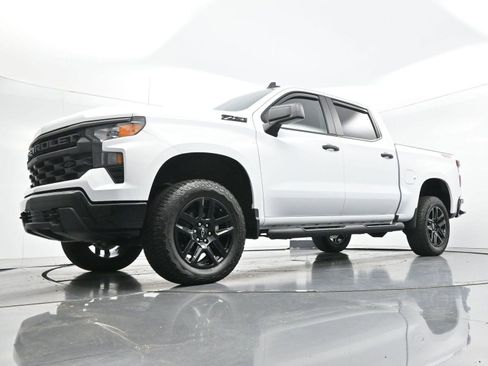 Used 2025 Chevrolet Silverado 1500 Custom Trail Boss w/ Turbomax Blackout Package AWD/4WD image 43