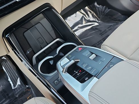 Used 2025 BMW X1 xDrive28i w/ Technology Package image 25