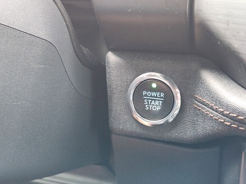 Used 2022 Ford F150 Lightning Lariat image 25