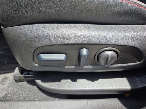 Used 2023 Chevrolet Equinox RS FWD image 5