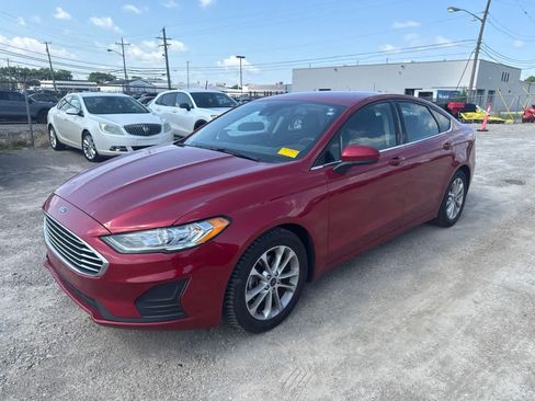 Used 2020 Ford Fusion SE FWD image 1