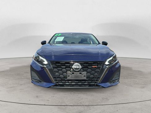 Used 2023 Nissan Altima 2.5 SR image 2