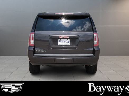 Used 2016 GMC Yukon SLT w/ HD Trailering Package image 6