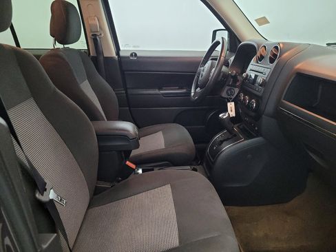 Used 2016 Jeep Patriot Latitude image 21