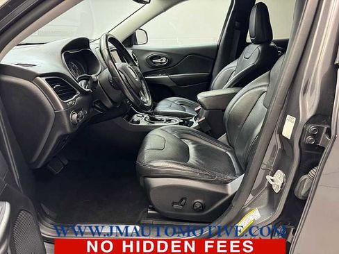 Used 2020 Jeep Cherokee Limited image 12