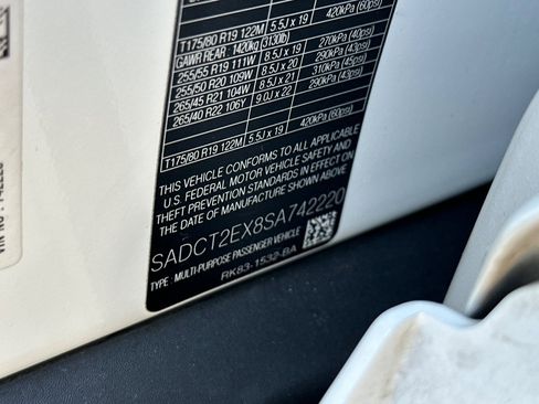 Used 2025 Jaguar F-PACE R-Dynamic S image 38