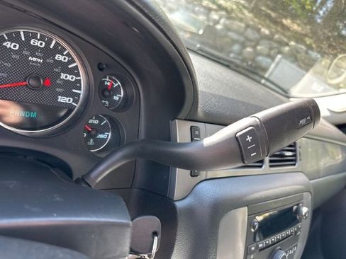 Used 2012 Chevrolet Avalanche LT w/ Suspension Package, Off-Road AWD/4WD image 17