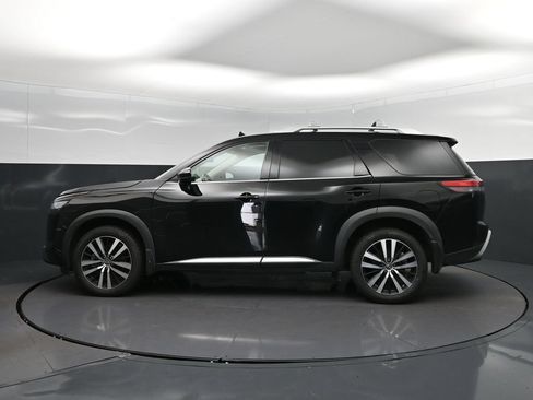 Used 2023 Nissan Pathfinder Platinum w/ Cargo Package FWD image 4