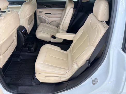 Used 2021 Jeep Grand Cherokee L Limited image 15