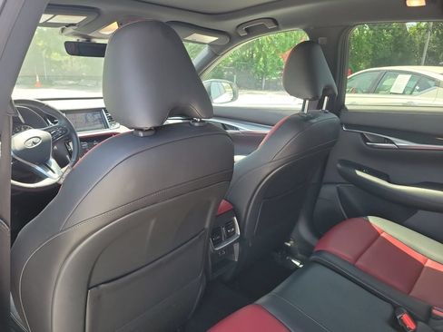 Used 2025 INFINITI QX50 Sport AWD/4WD image 11