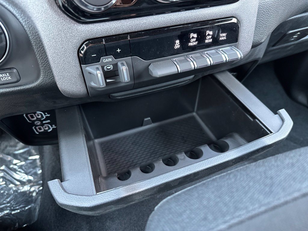 New 2026 RAM 1500 Warlock AWD/4WD image 30