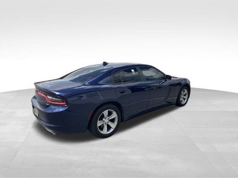 Used 2016 Dodge Charger SXT RWD image 6