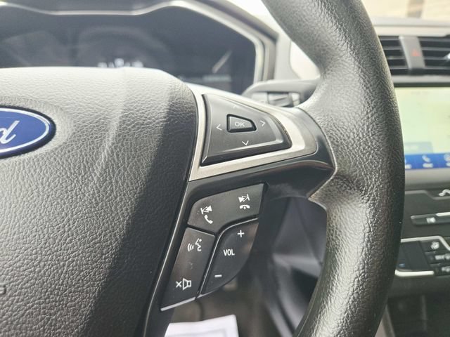Used 2020 Ford Fusion SE FWD image 15