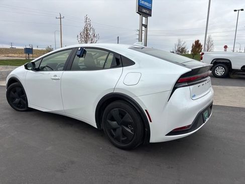 Used 2024 Toyota Prius LE image 5
