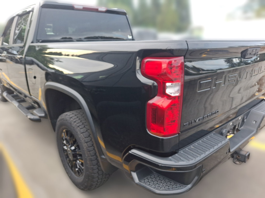 Used 2021 Chevrolet Silverado 2500 LT w/ Midnight Edition AWD/4WD image 9