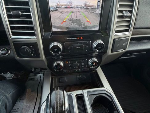 Used 2015 Ford F150 Lariat w/ Equipment Group 502A Luxury AWD/4WD image 32