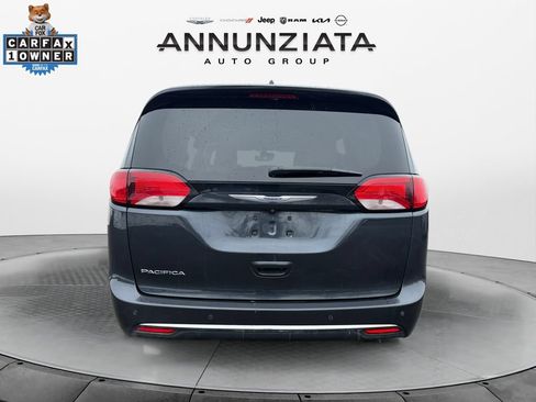Used 2020 Chrysler Pacifica Touring-L Plus w/ Tire & Wheel Group FWD image 4