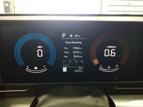 Used 2025 Hyundai Kona SEL AWD/4WD image 9