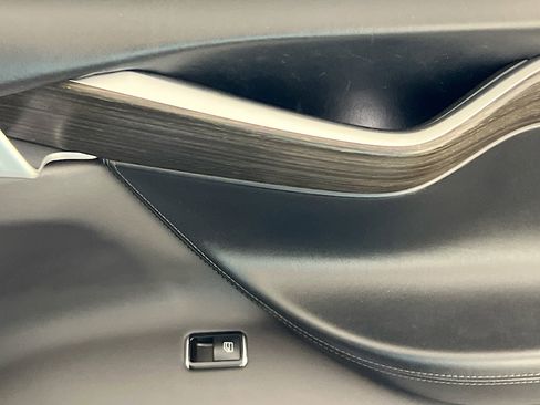 Used 2016 Tesla Model X 90D image 30