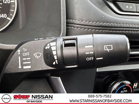 Used 2023 Nissan Rogue SV image 31