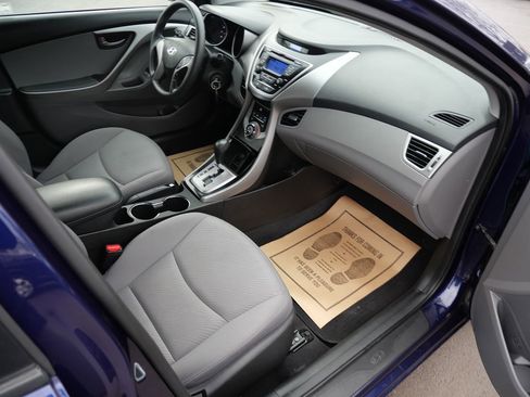 Used 2013 Hyundai Elantra GLS image 24
