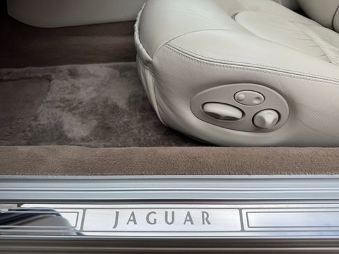 Used 2001 Jaguar XJ Supercharged RWD image 41