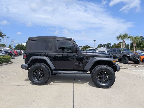 Used 2021 Jeep Wrangler Sport AWD/4WD image 2