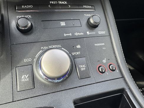 Used 2015 Lexus CT 200h image 27