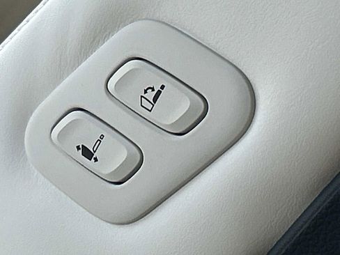 New 2025 Genesis Electrified GV70 Prestige w/ Prestige Package image 24