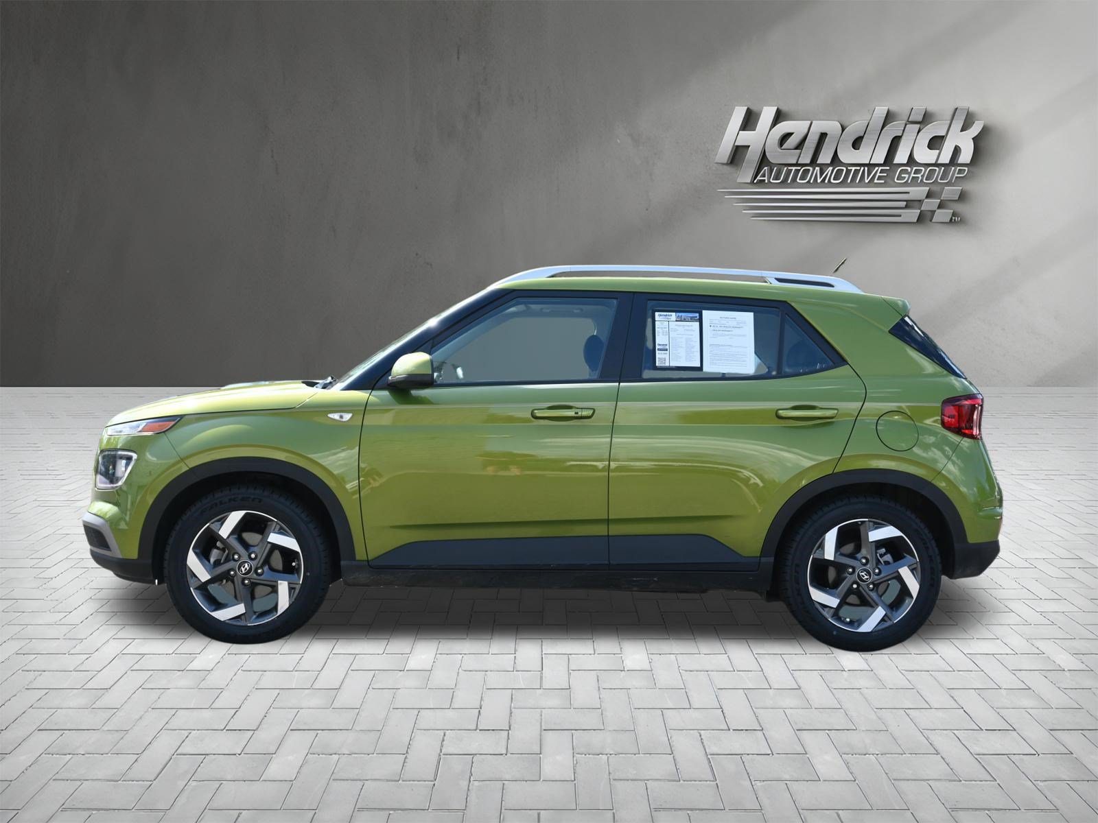 Used 2024 Hyundai Venue SEL FWD image 6