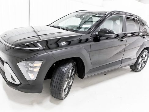 Used 2024 Hyundai Kona SEL FWD image 2
