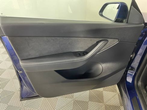Used 2022 Tesla Model Y Performance AWD/4WD image 11