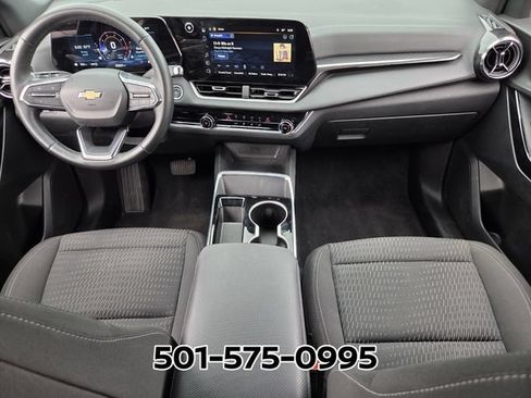 Used 2025 Chevrolet Equinox LT AWD/4WD image 14