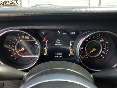 Used 2020 Jeep Gladiator Overland AWD/4WD image 30