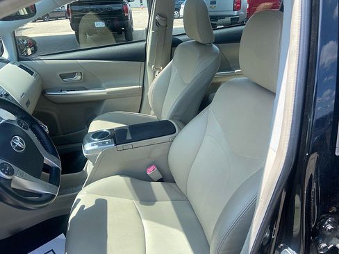Used 2014 Toyota Prius V Five FWD image 19