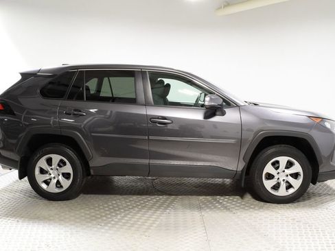 Used 2022 Toyota RAV4 LE AWD/4WD image 9