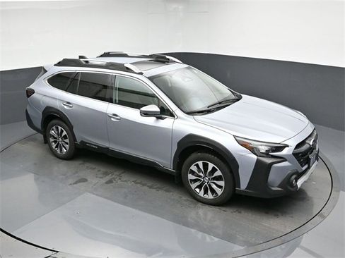 Used 2023 Subaru Outback Touring XT image 43