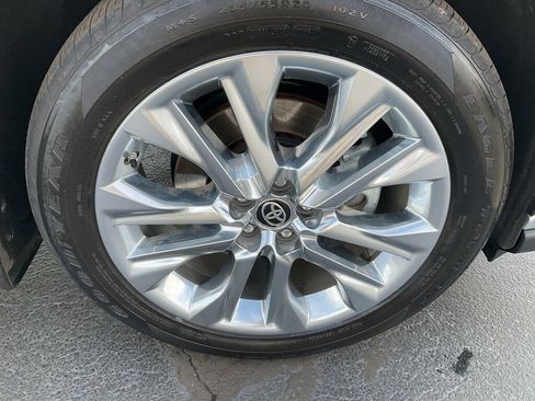 Used 2025 Toyota Highlander Limited image 28