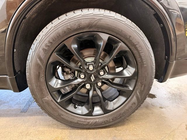 Used 2020 Dodge Durango R/T w/ Technology Group AWD/4WD image 5