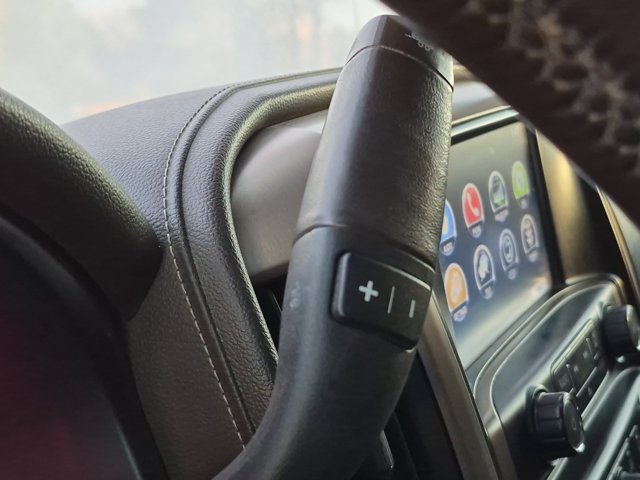 Used 2016 GMC Sierra 1500 Denali w/ Enhanced Driver Alert Package AWD/4WD image 10