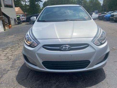 Used 2015 Hyundai Accent GLS FWD image 2