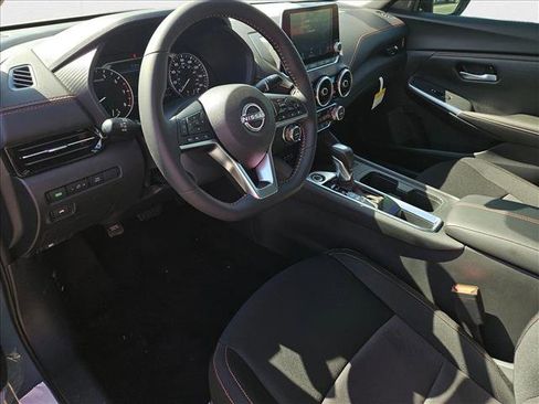 New 2025 Nissan Sentra SR image 3