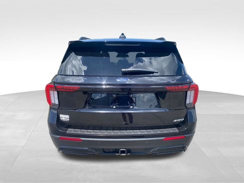 Used 2025 Ford Explorer ST-Line w/ ST-Line Street Pack AWD/4WD image 10