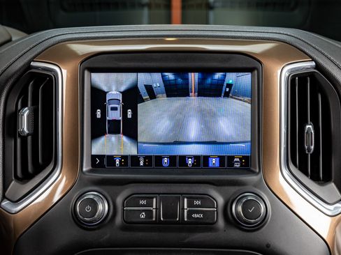 Used 2021 Chevrolet Silverado 1500 High Country w/ Technology Package image 25