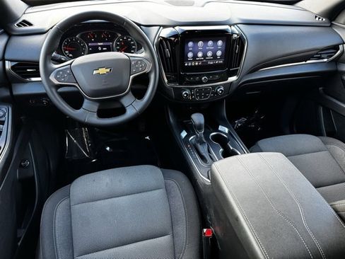 Certified 2023 Chevrolet Traverse LT image 9